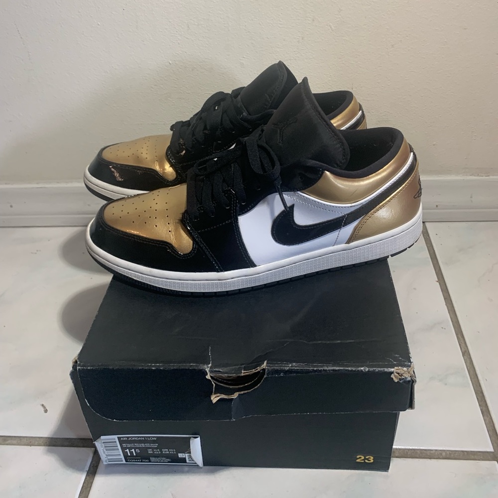 Jordan 1 Low Gold Toe